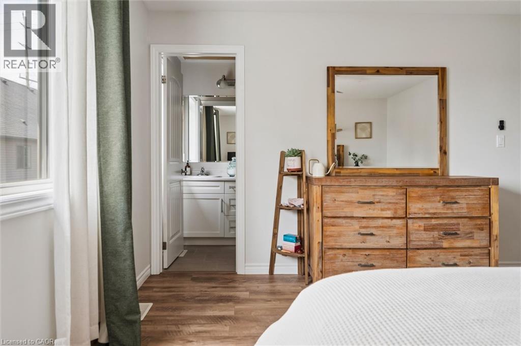 898A Gzowski Street, Fergus, ON - Indoor Photo Showing Bedroom