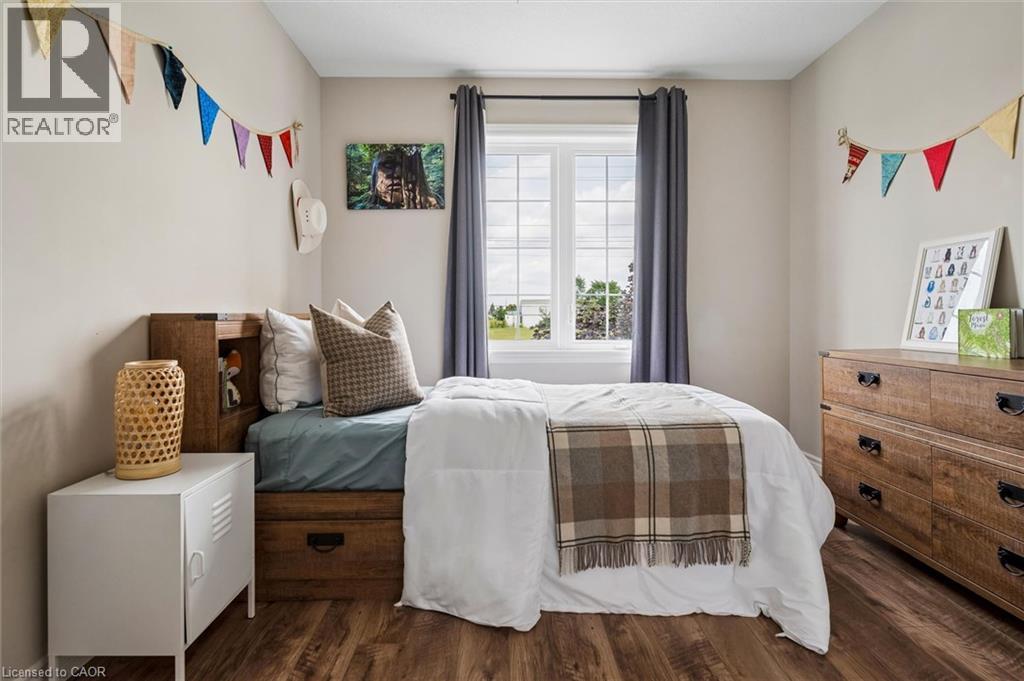 898A Gzowski Street, Fergus, ON - Indoor Photo Showing Bedroom