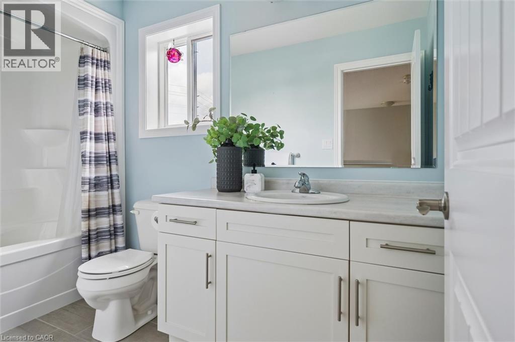 898A Gzowski Street, Fergus, ON - Indoor Photo Showing Bathroom