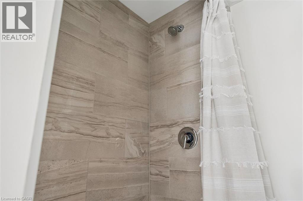 898A Gzowski Street, Fergus, ON - Indoor Photo Showing Bathroom