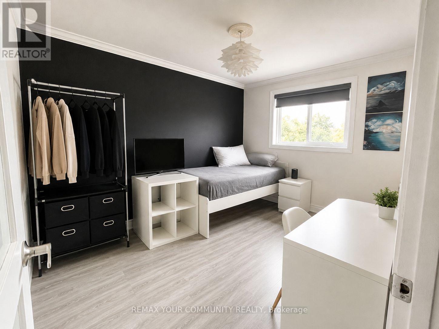 62 Secroft Crescent, Toronto, ON - Indoor Photo Showing Bedroom