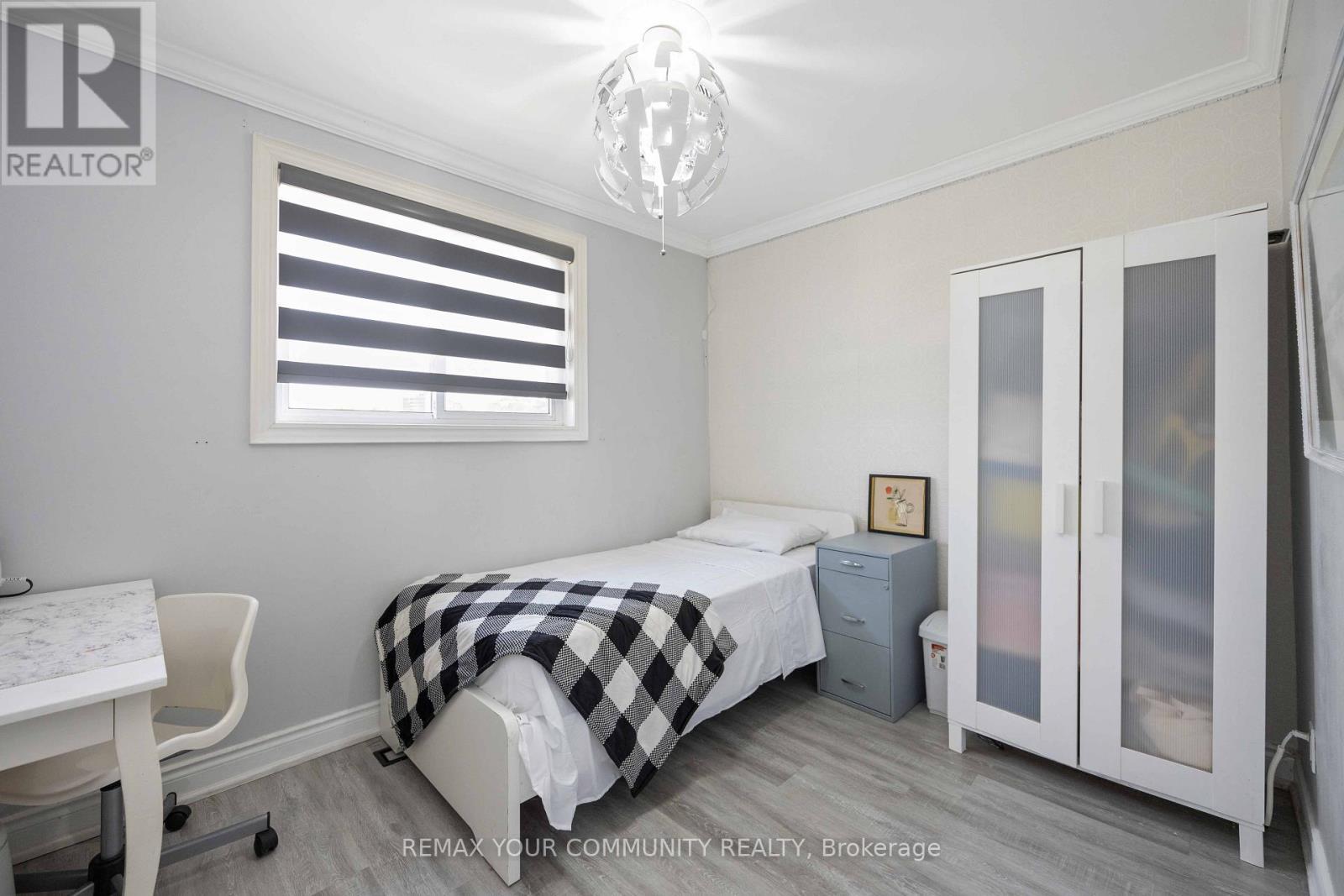 62 Secroft Crescent, Toronto, ON - Indoor Photo Showing Bedroom