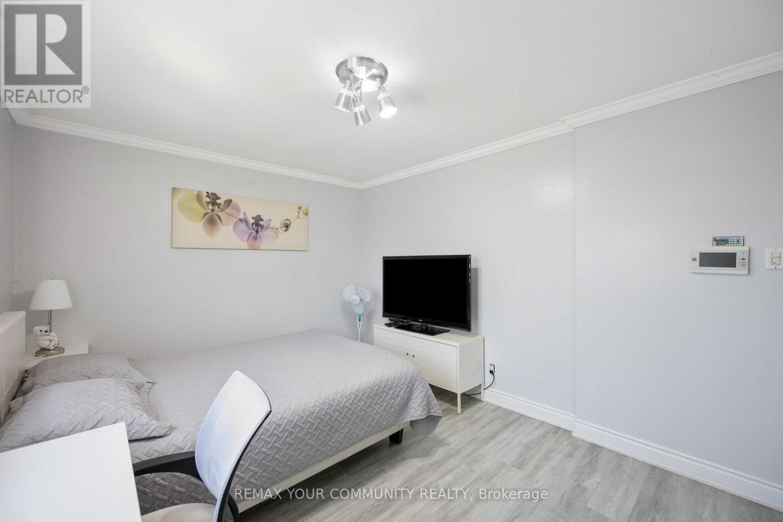62 Secroft Crescent, Toronto, ON - Indoor Photo Showing Bedroom