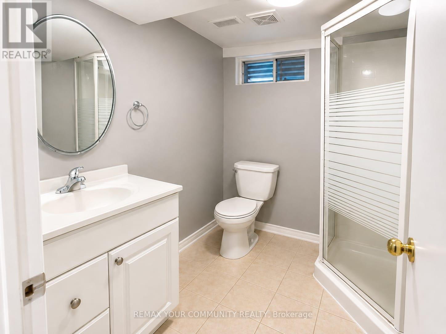 62 Secroft Crescent, Toronto, ON - Indoor Photo Showing Bathroom