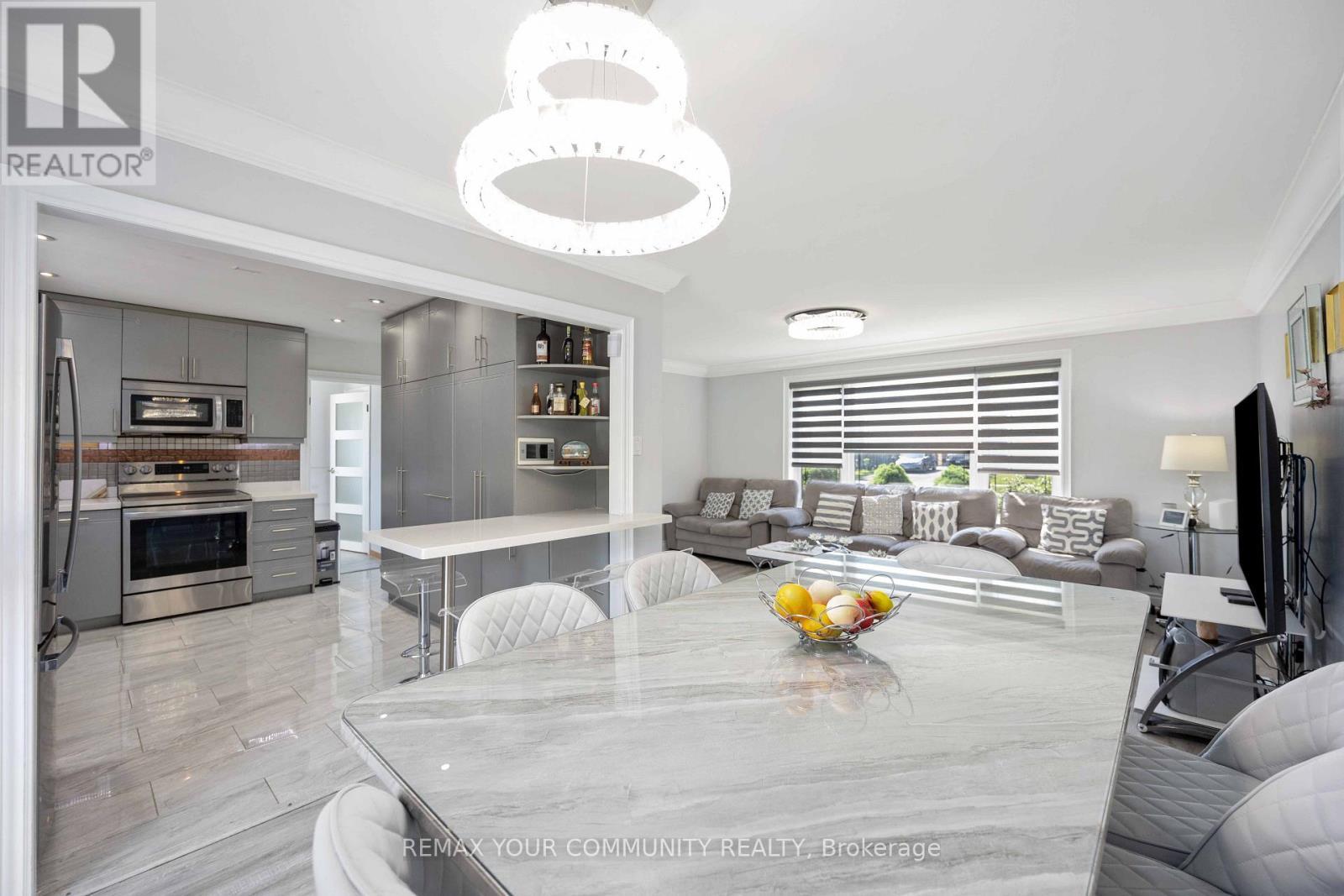 62 Secroft Crescent, Toronto, ON - Indoor