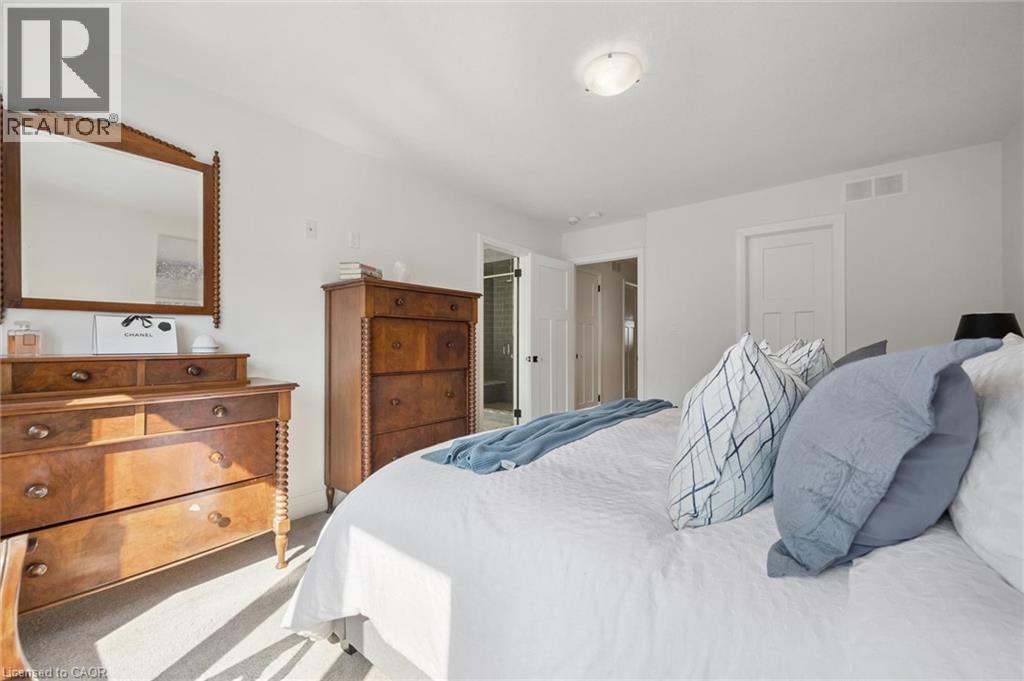 291 Grey Silo Road, Waterloo, ON - Indoor Photo Showing Bedroom