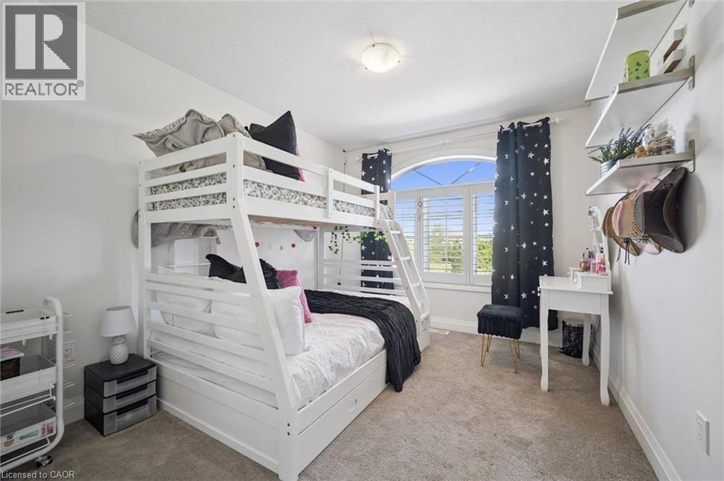 291 Grey Silo Road, Waterloo, ON - Indoor Photo Showing Bedroom