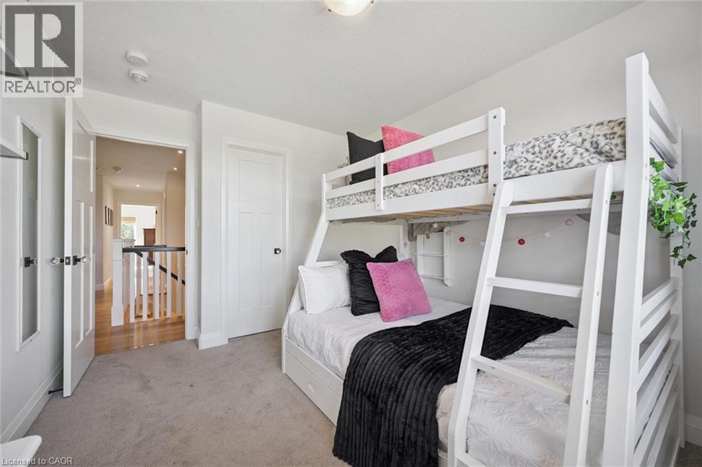 291 Grey Silo Road, Waterloo, ON - Indoor Photo Showing Bedroom