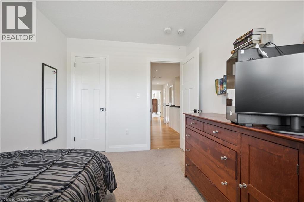 291 Grey Silo Road, Waterloo, ON - Indoor Photo Showing Bedroom