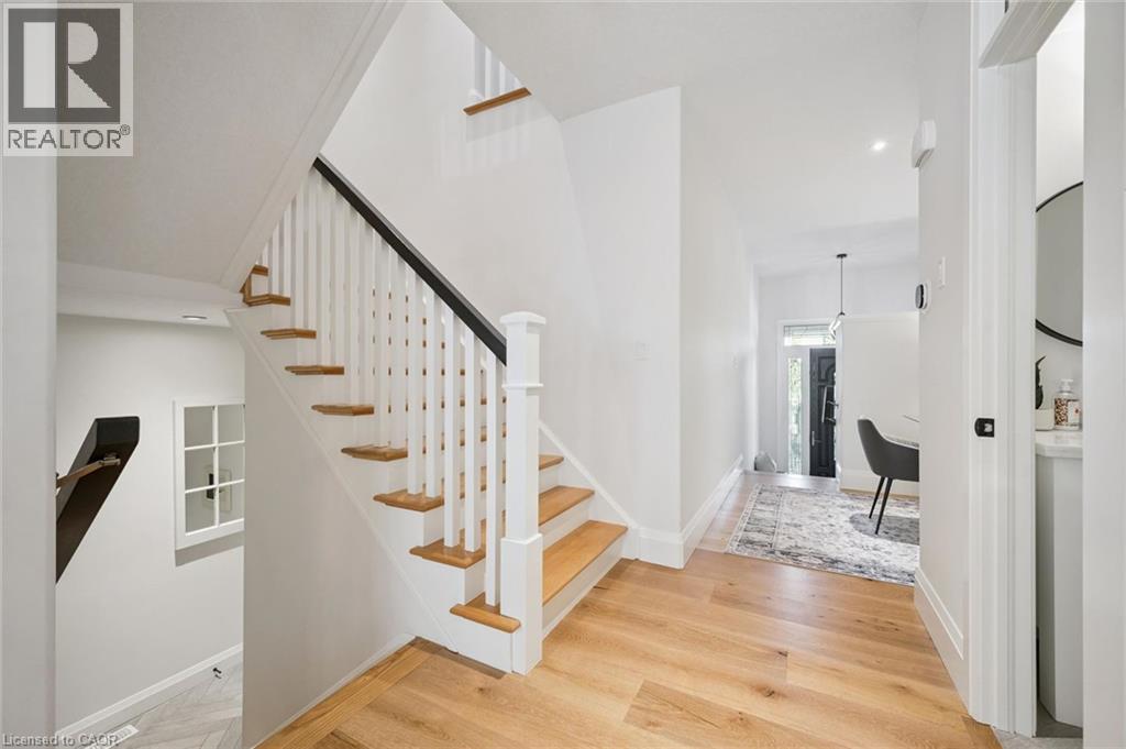 291 Grey Silo Road, Waterloo, ON - Indoor Photo Showing Other Room