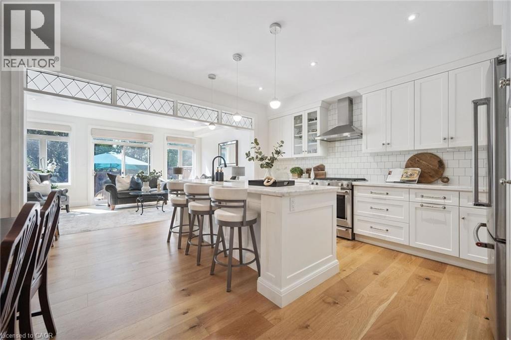291 Grey Silo Road, Waterloo, ON - Indoor Photo Showing Kitchen With Upgraded Kitchen
