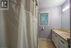 4 piece main floor Bathroom - 