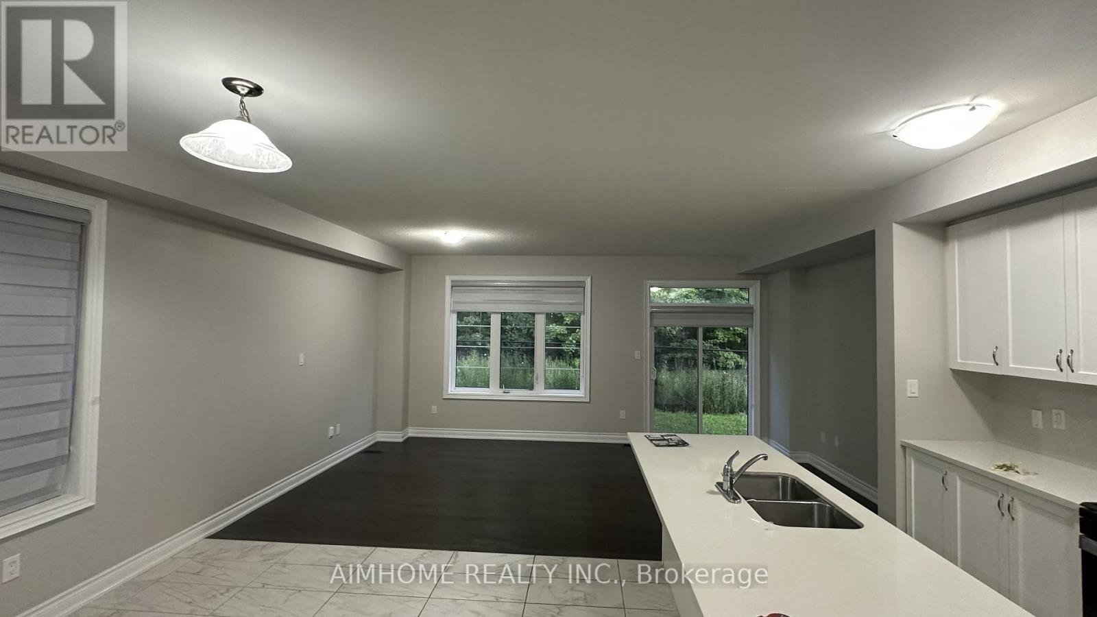52 Liam Lane, Markham, ON - Indoor Photo Showing Other Room