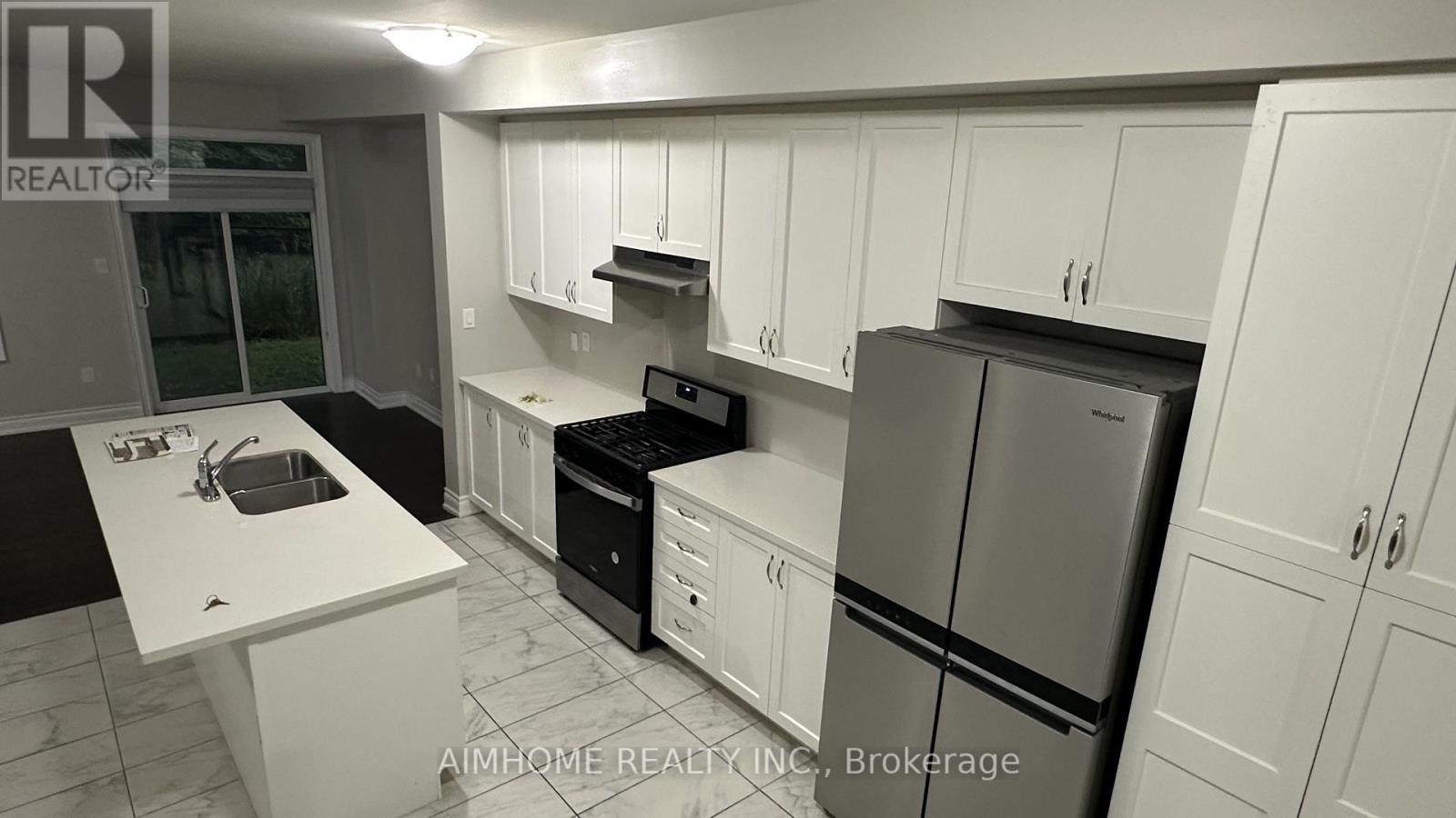 52 Liam Lane, Markham, ON - Indoor Photo Showing Kitchen With Double Sink