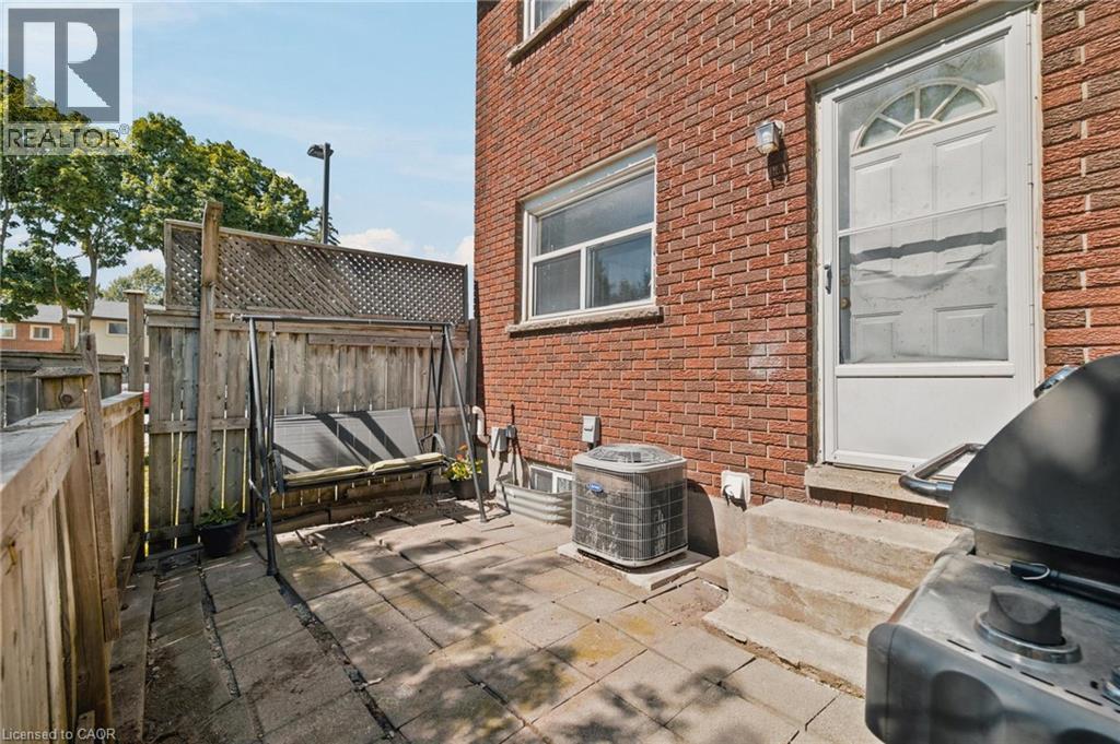164 Jansen Avenue Unit# 11, Kitchener, ON - Outdoor With Exterior