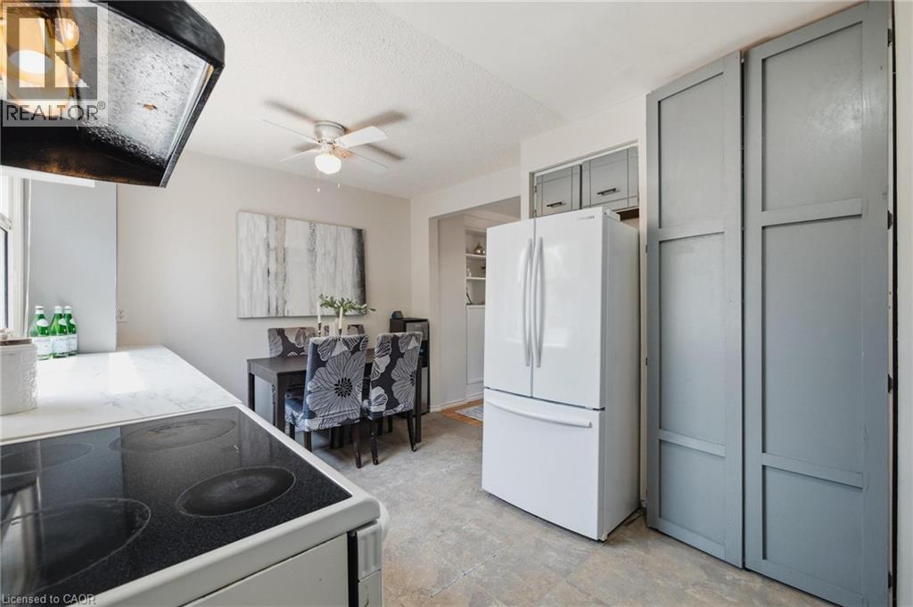 164 Jansen Avenue Unit# 11, Kitchener, ON - Indoor Photo Showing Kitchen