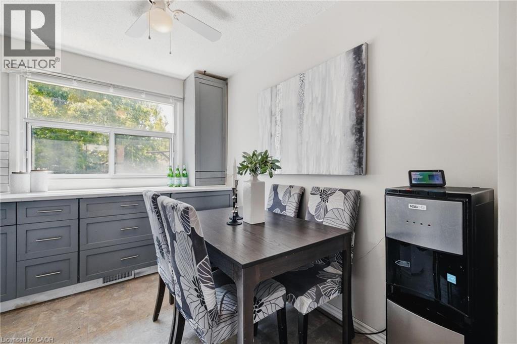 164 Jansen Avenue Unit# 11, Kitchener, ON - Indoor Photo Showing Dining Room