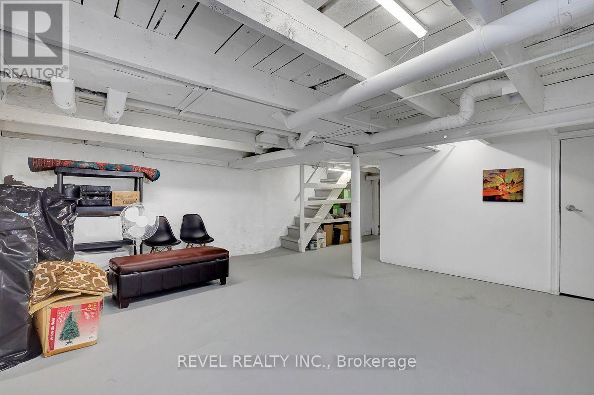 52 Lebreton Street N, Ottawa, ON - Indoor Photo Showing Garage