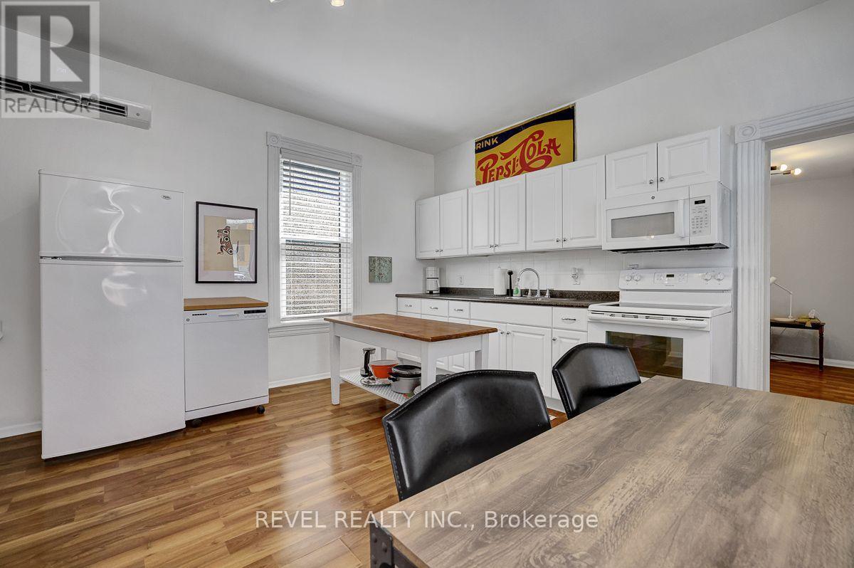 52 Lebreton Street N, Ottawa, ON - Indoor Photo Showing Kitchen