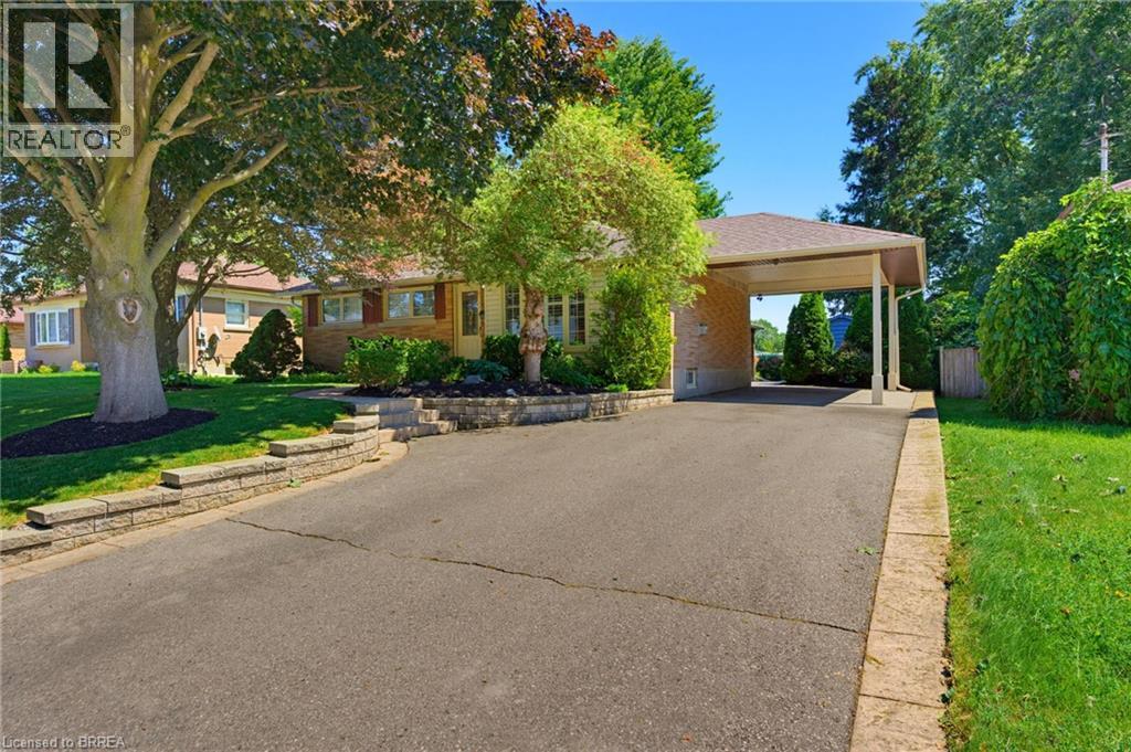 35 Varadi Avenue, Brantford, ON - Outdoor