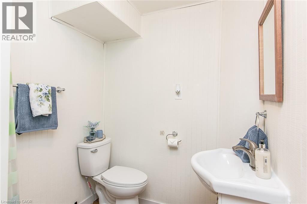 36 Amos Avenue, Waterloo, ON - Indoor Photo Showing Bathroom