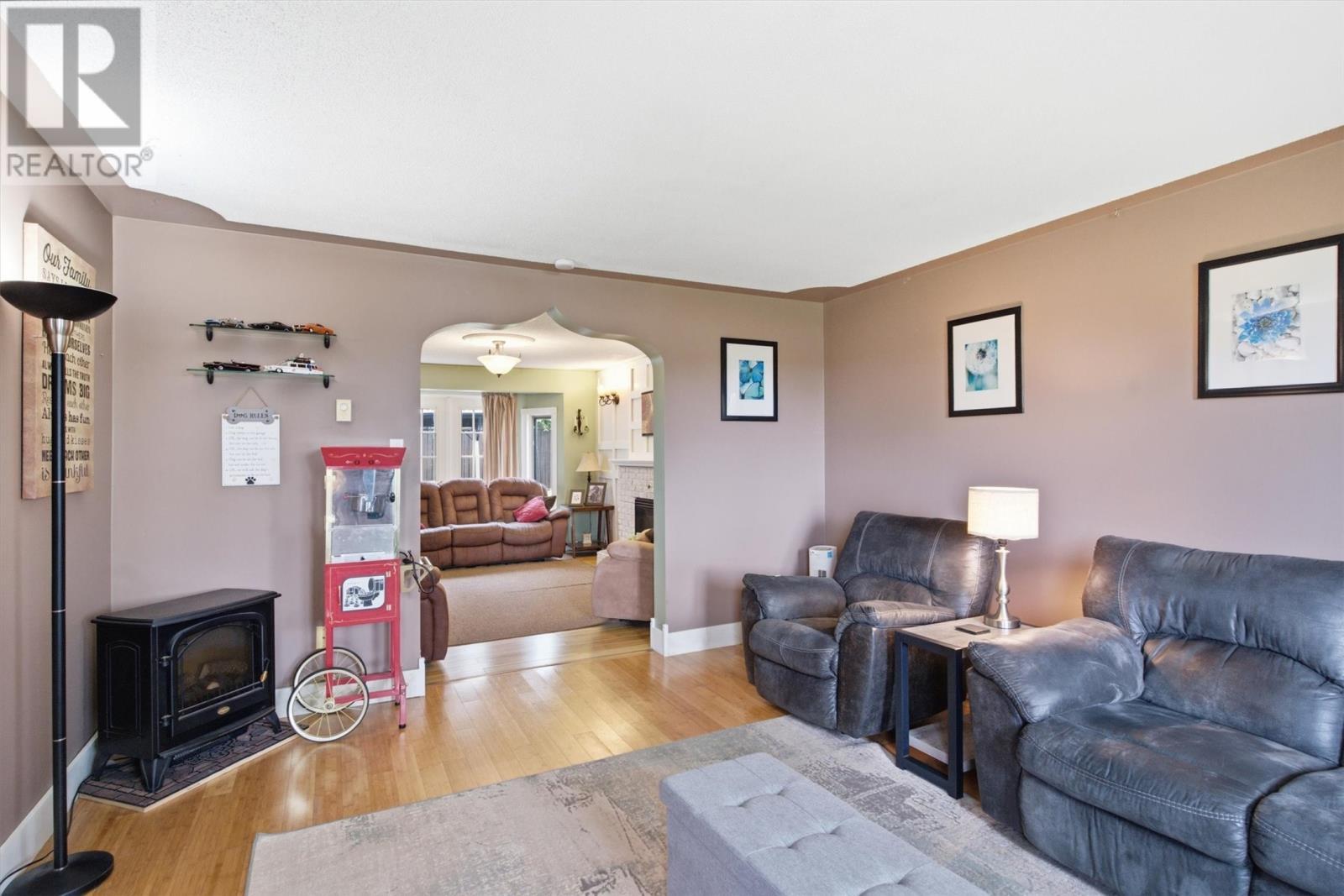 147 River Road, Appleton, NL - Indoor Photo Showing Living Room With Fireplace