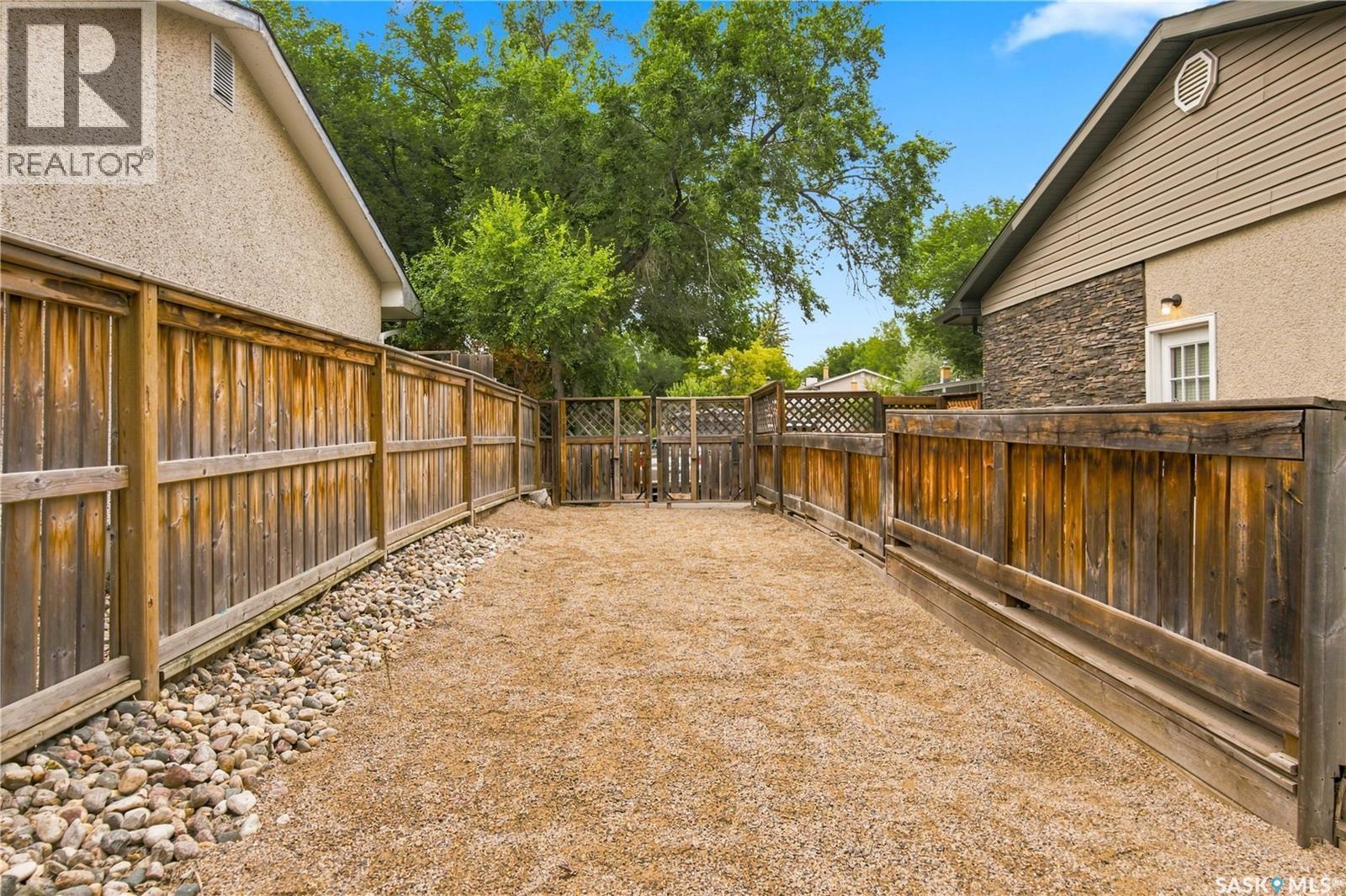 1409 Shannon Road, Regina, SK - Outdoor With Exterior
