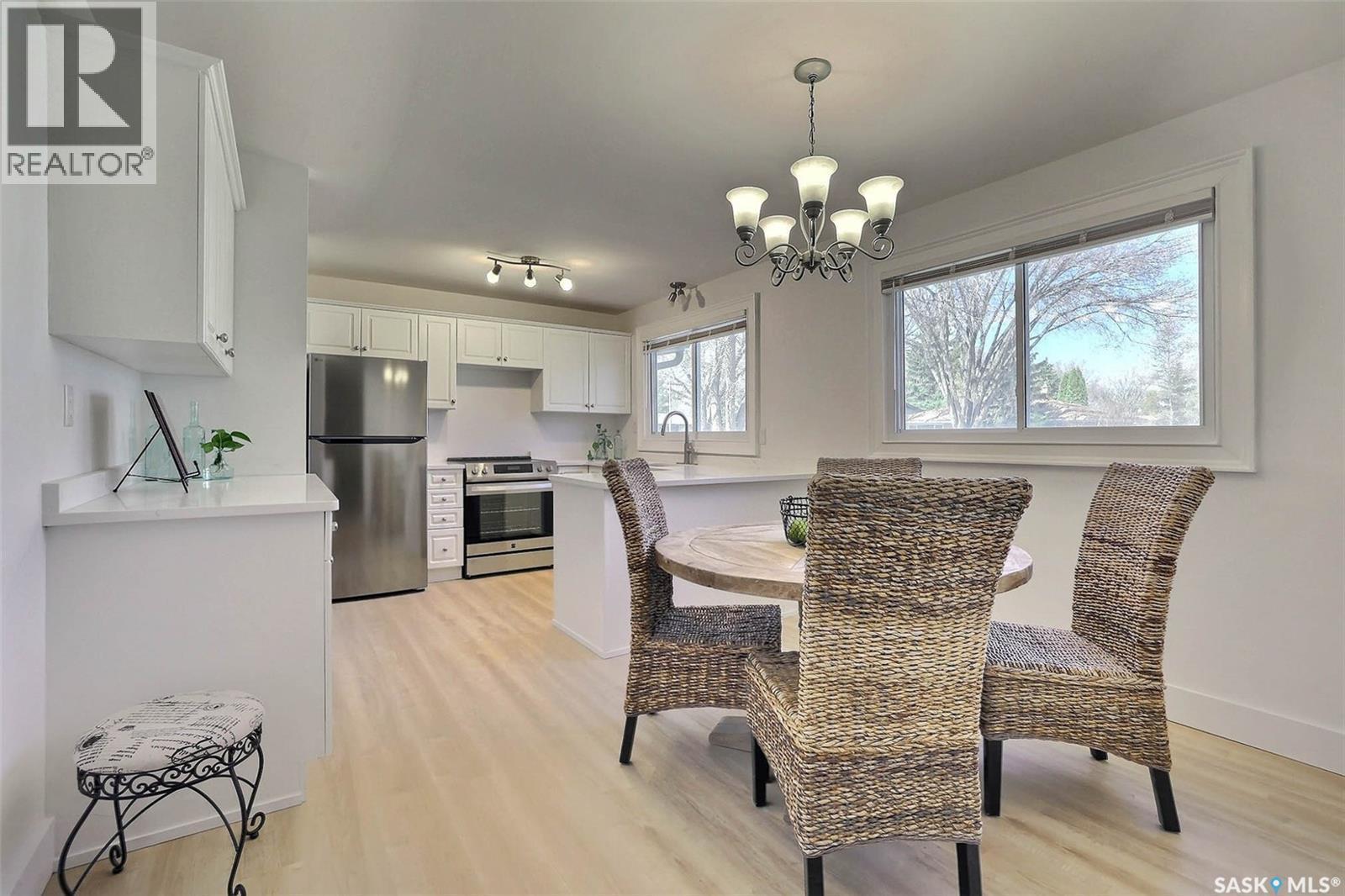 1409 Shannon Road, Regina, SK - Indoor Photo Showing Dining Room