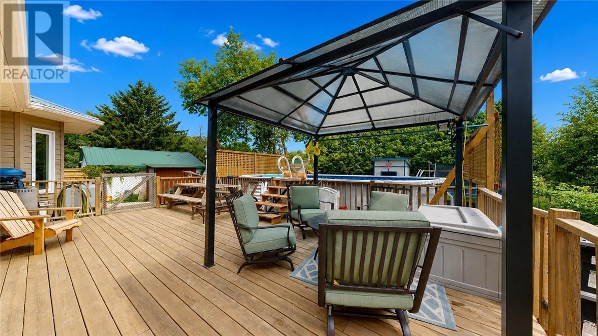8 Blake, Little Current, ON - Outdoor With Deck Patio Veranda With Exterior