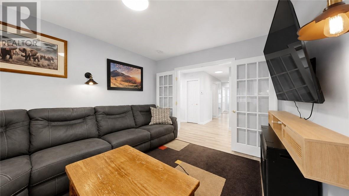 8 Blake, Little Current, ON - Indoor Photo Showing Living Room