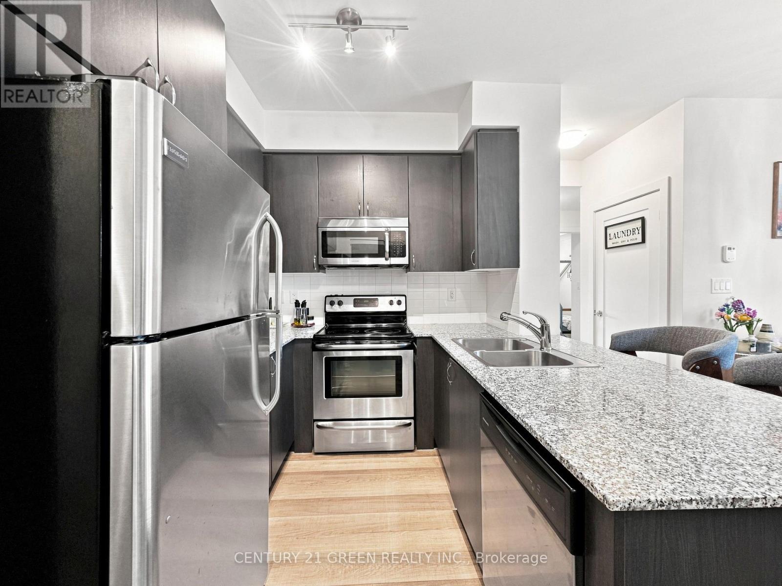224 - 28 Prince Regent Street, Markham, ON - Indoor Photo Showing Kitchen With Double Sink With Upgraded Kitchen