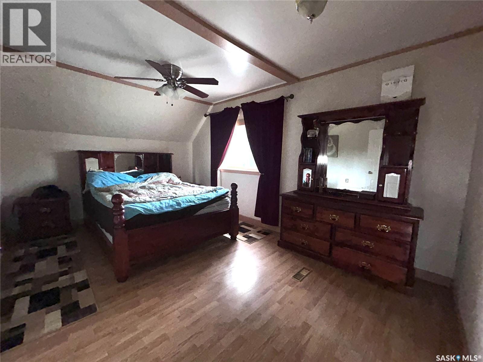 404 Stella Street, Grenfell, SK - Indoor Photo Showing Bedroom