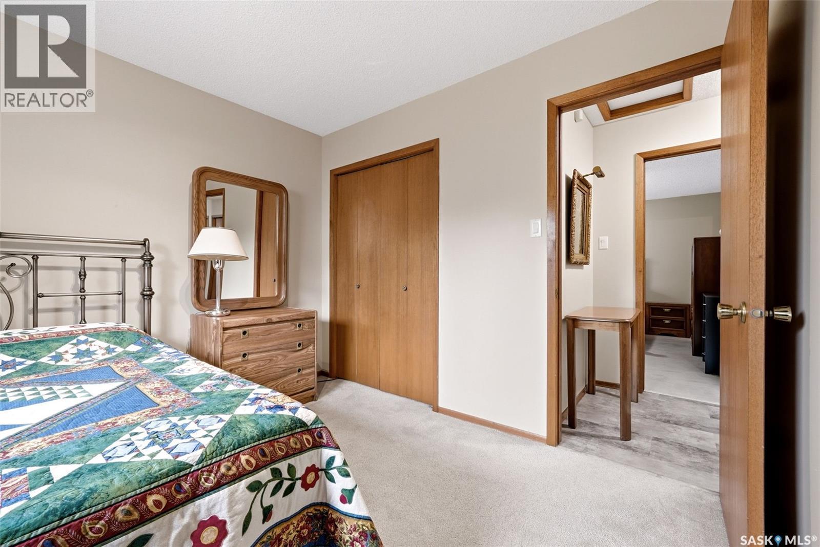 5831 Keffner Bay, Regina, SK - Indoor Photo Showing Bedroom