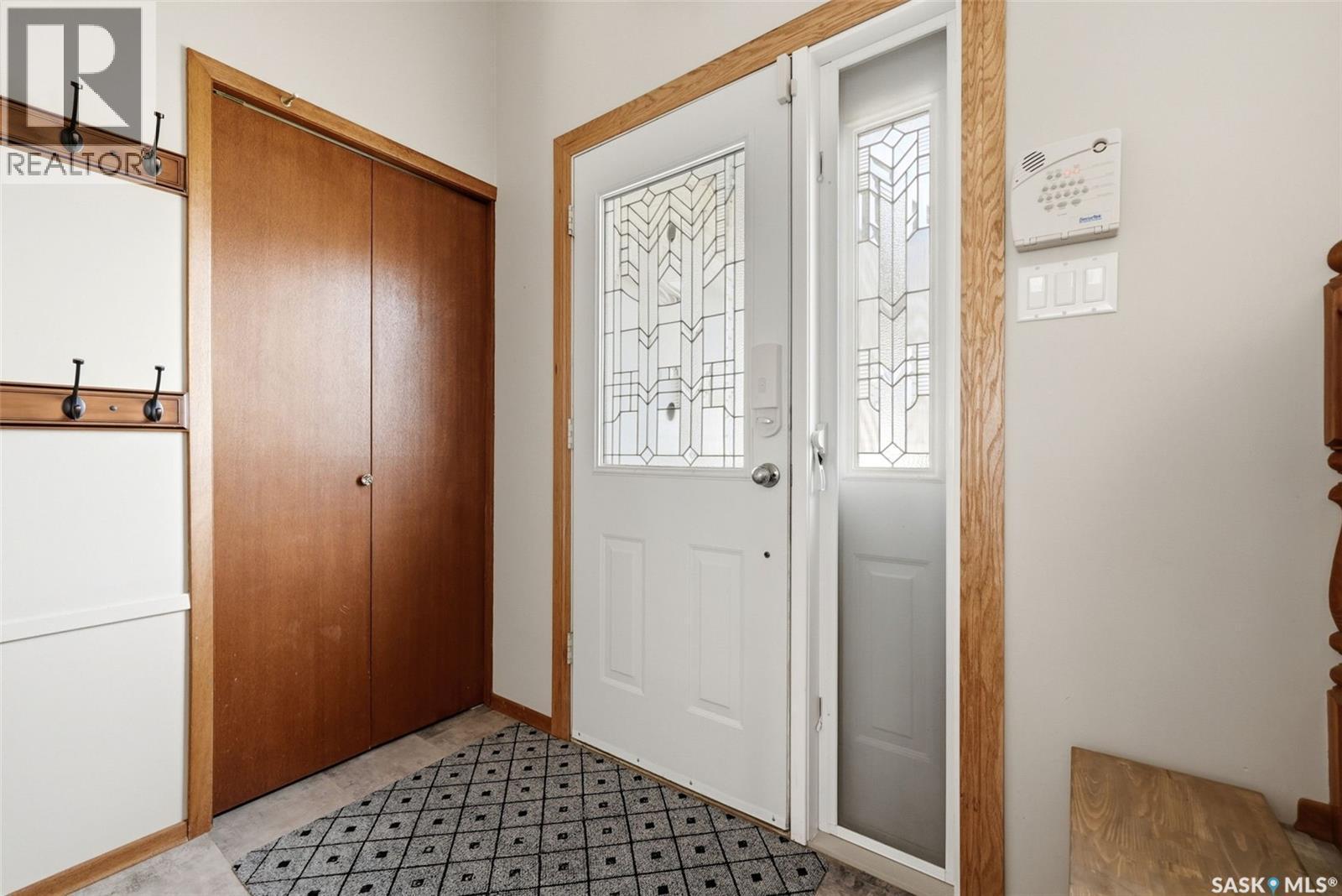 5831 Keffner Bay, Regina, SK - Indoor Photo Showing Other Room
