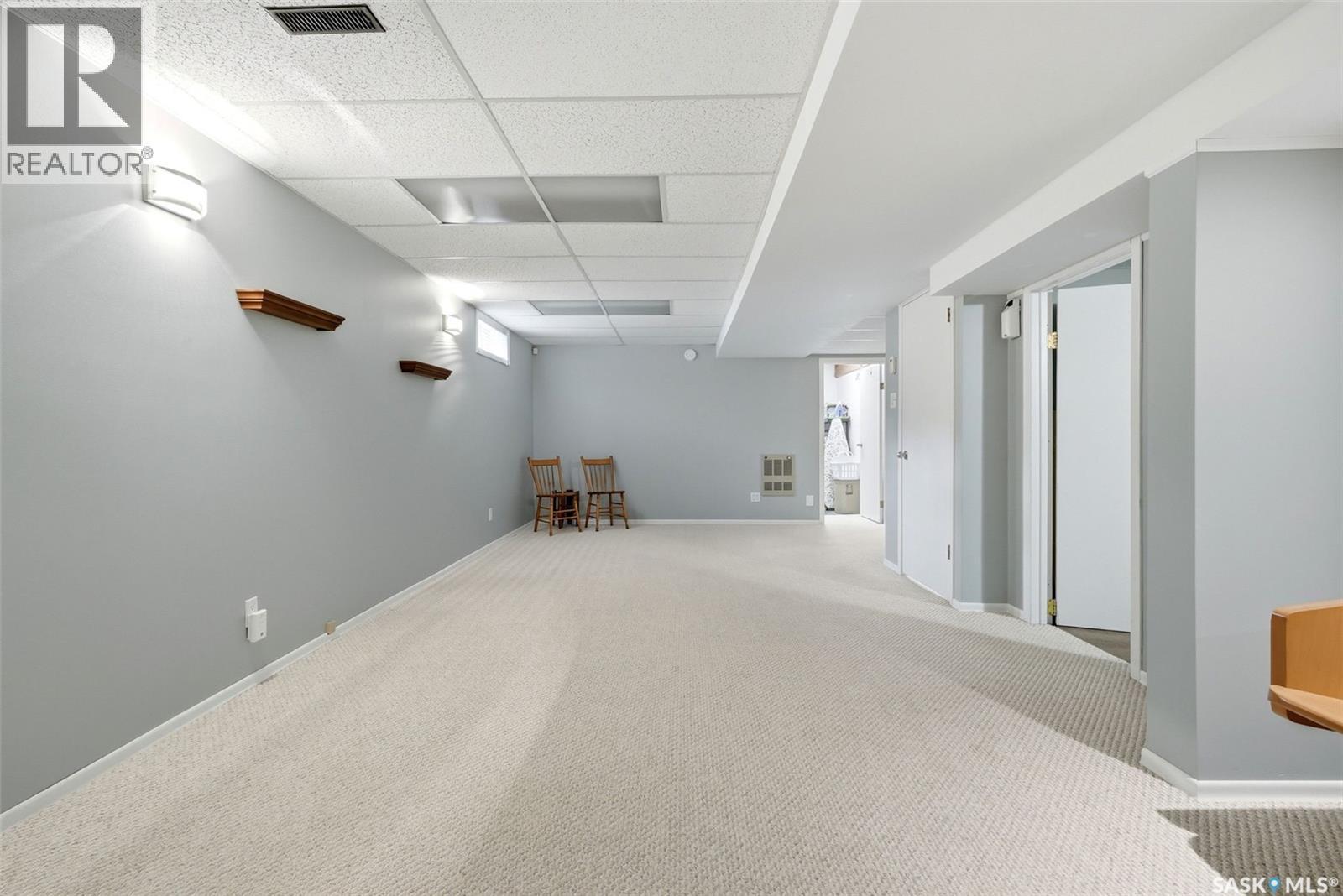 5831 Keffner Bay, Regina, SK - Indoor
