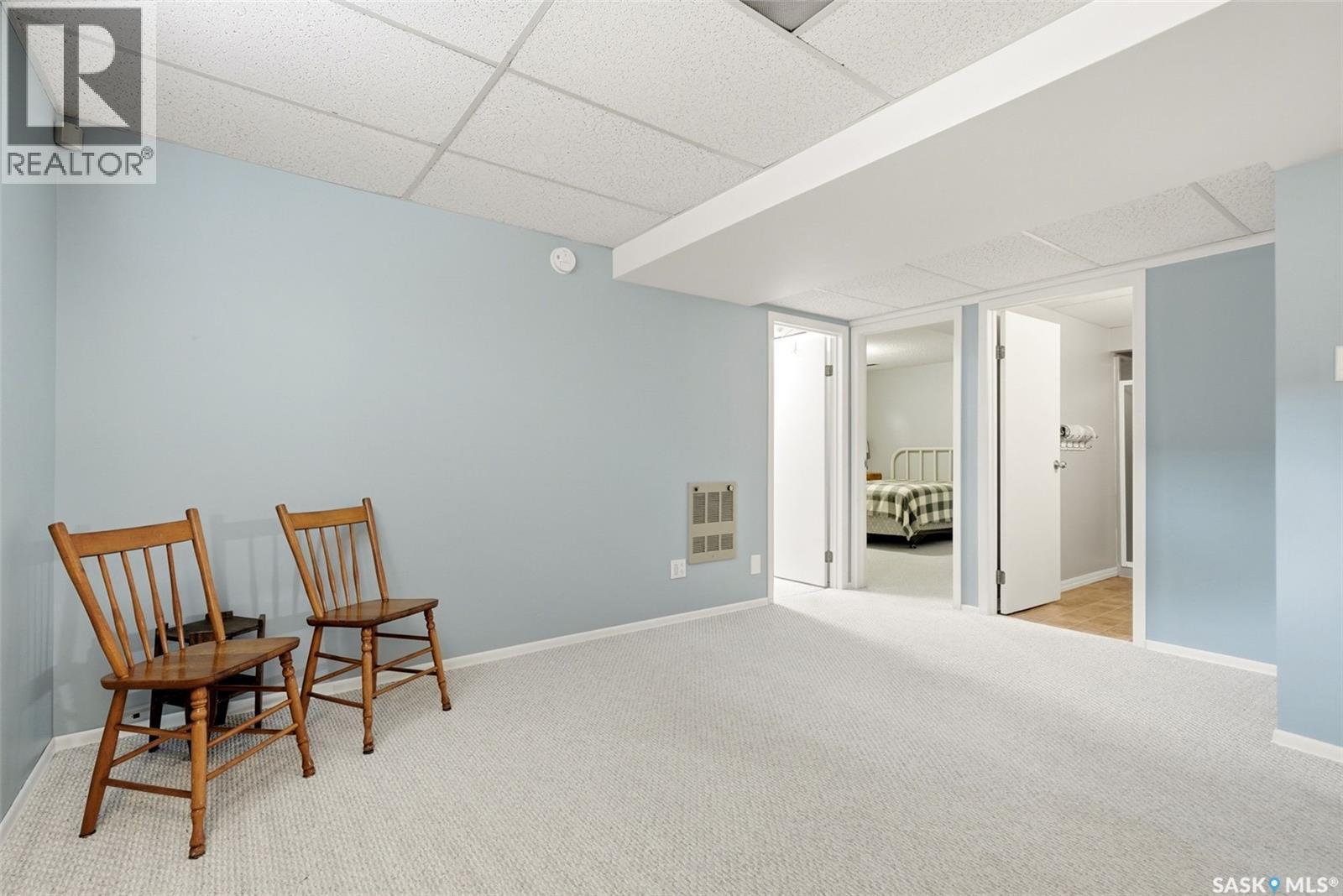 5831 Keffner Bay, Regina, SK - Indoor Photo Showing Other Room