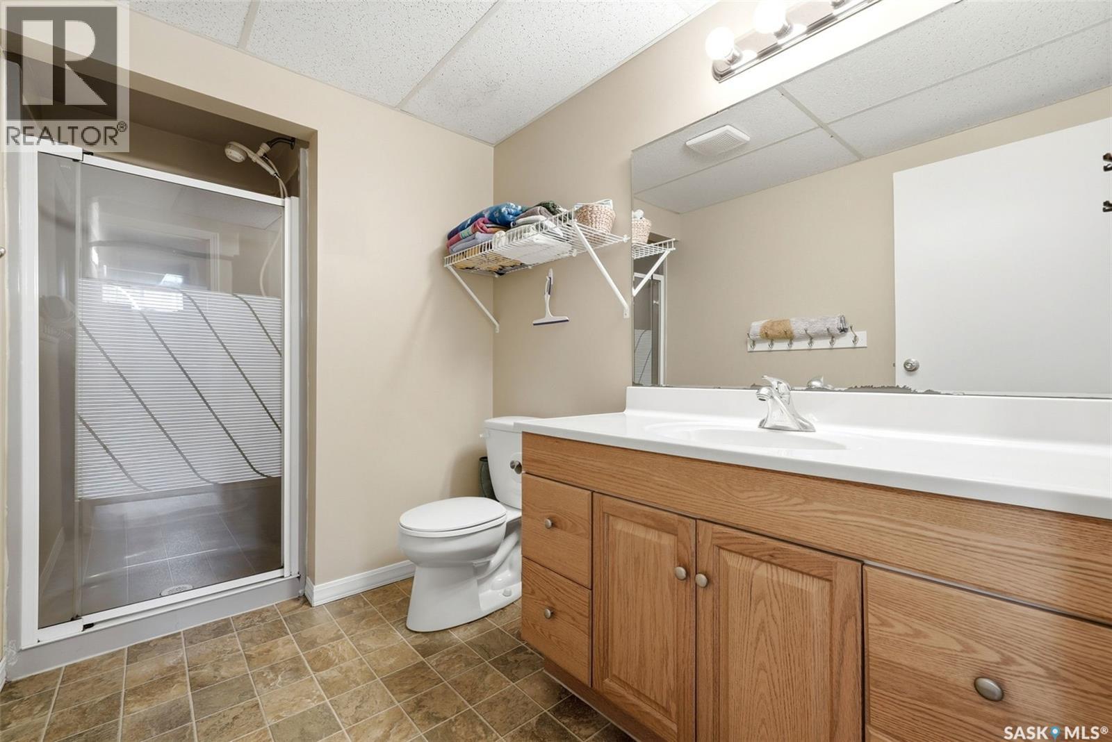 5831 Keffner Bay, Regina, SK - Indoor Photo Showing Bathroom