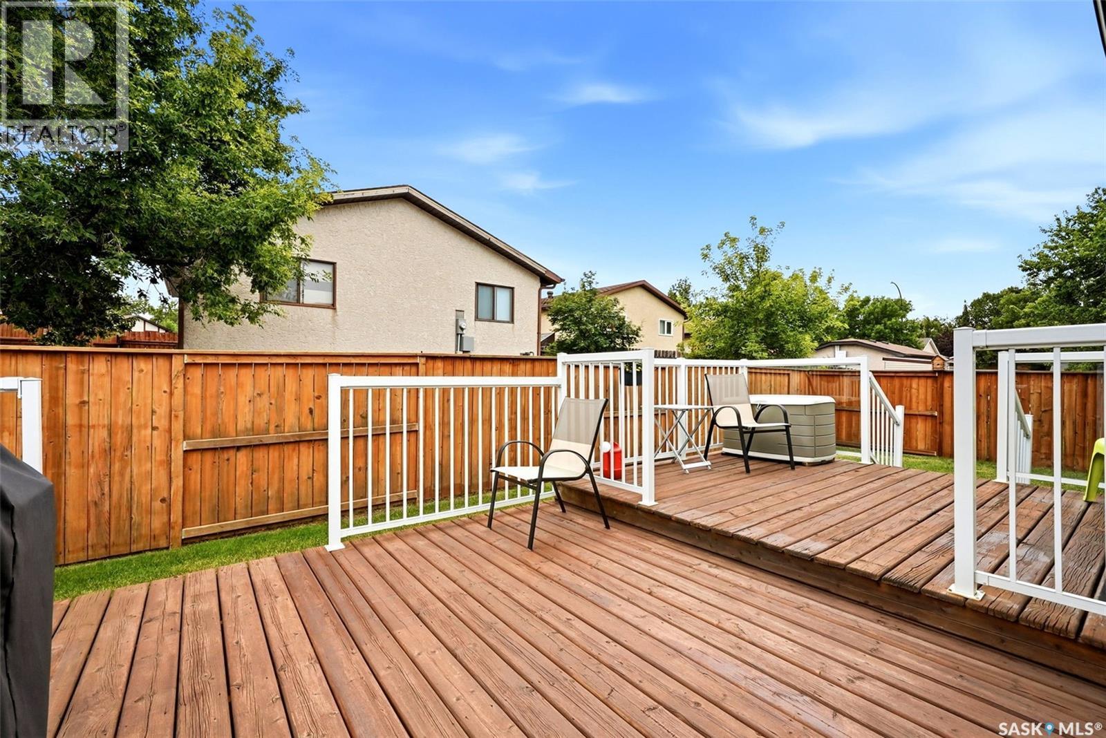 5831 Keffner Bay, Regina, SK - Outdoor With Deck Patio Veranda With Exterior