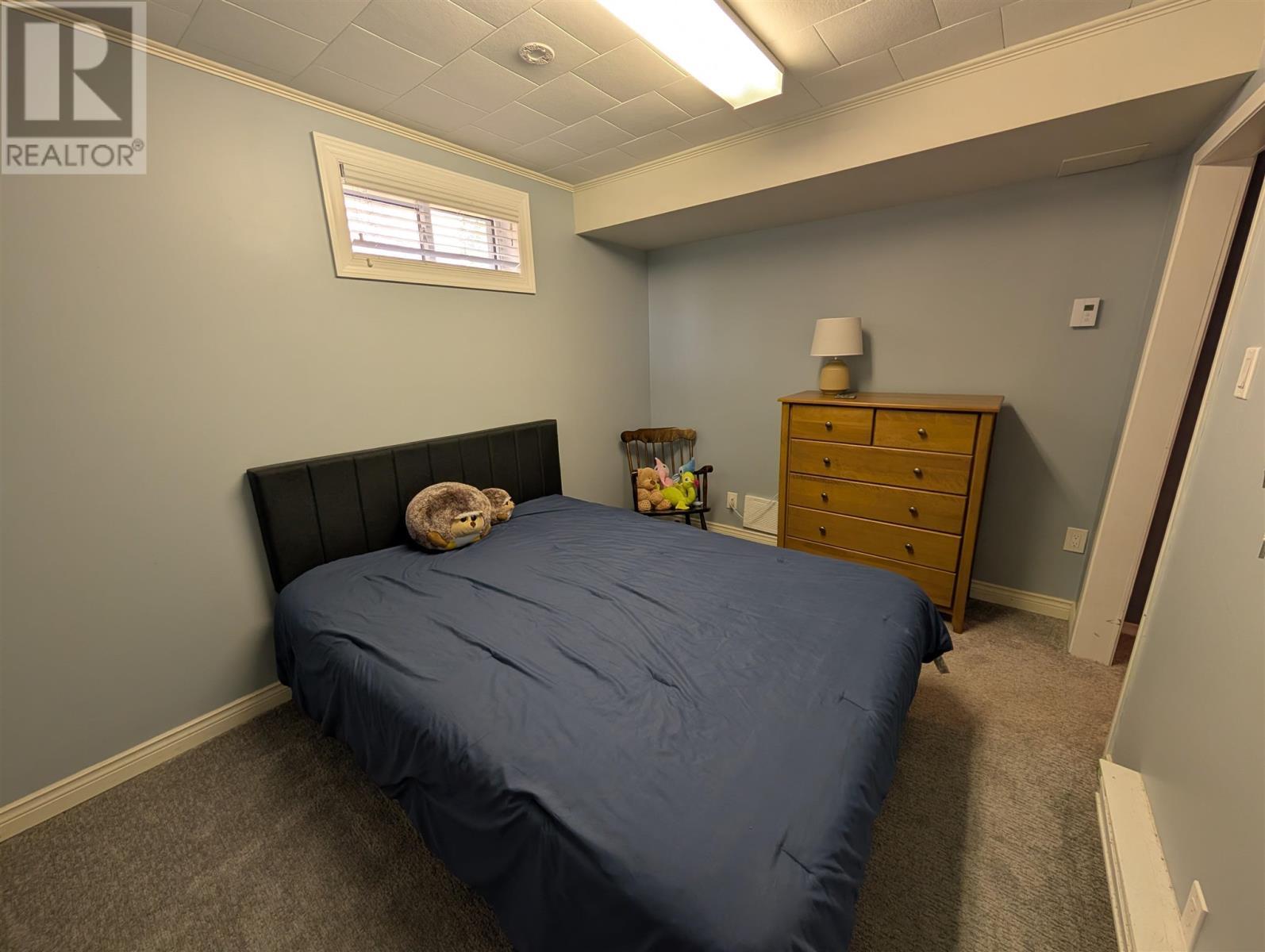 112 Superior Ave, Wawa, ON - Indoor Photo Showing Bedroom