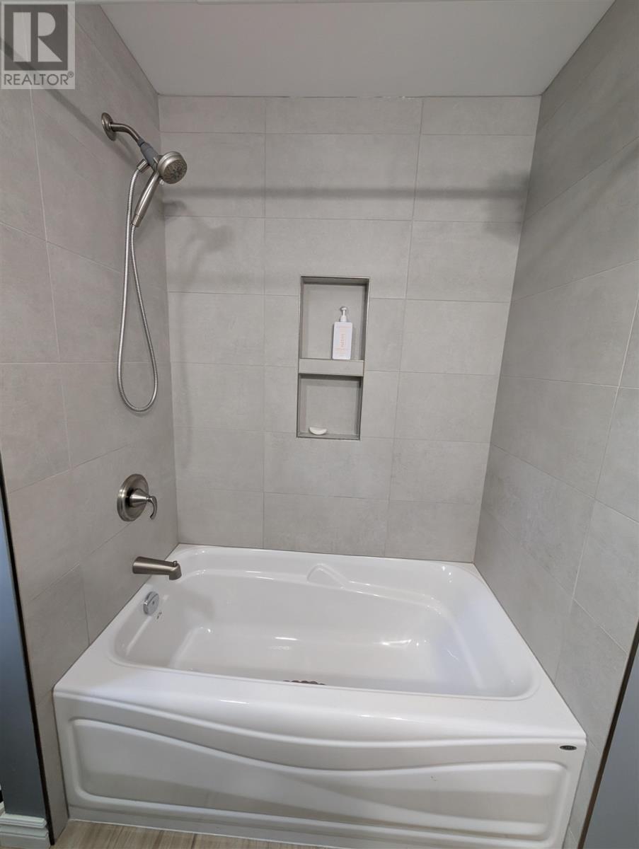 112 Superior Ave, Wawa, ON - Indoor Photo Showing Bathroom