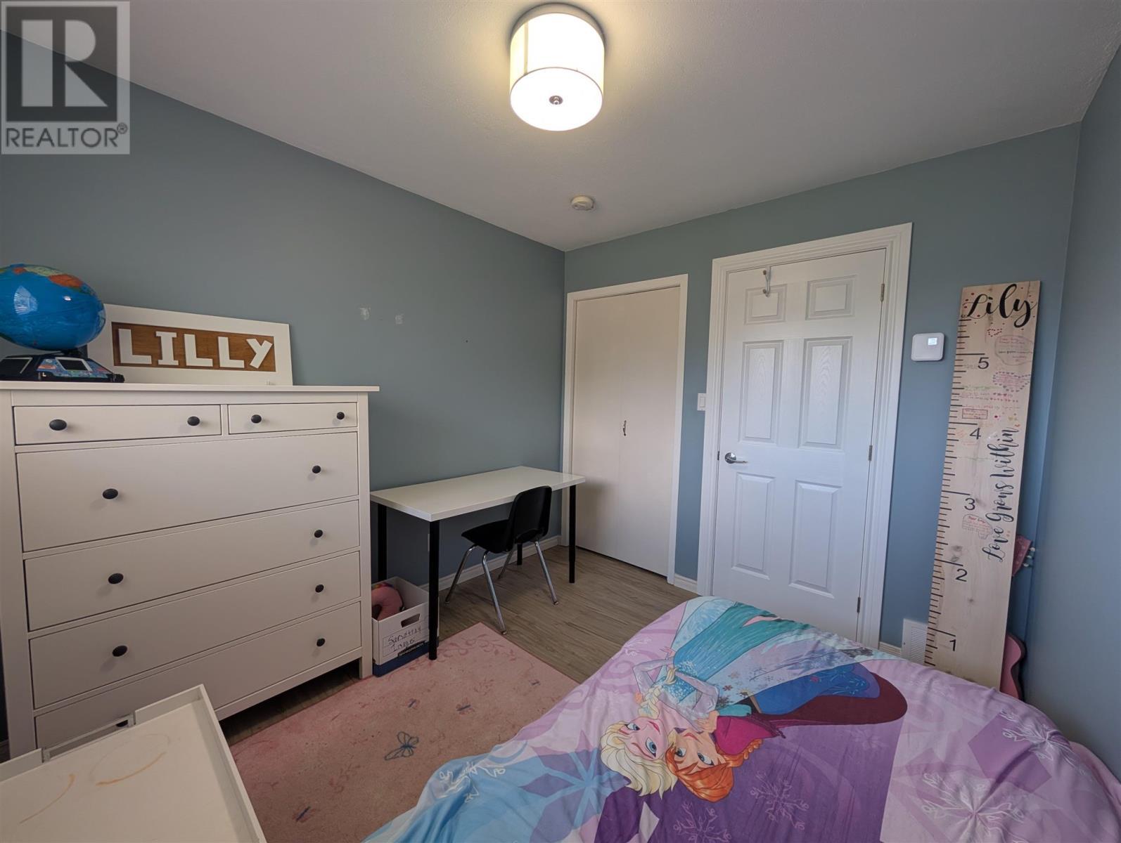 112 Superior Ave, Wawa, ON - Indoor Photo Showing Bedroom