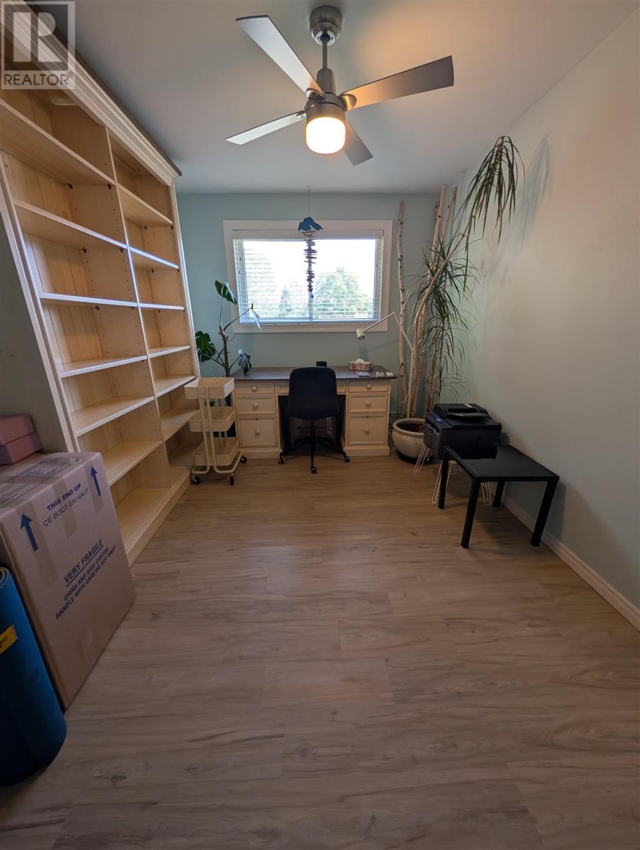112 Superior Ave, Wawa, ON - Indoor Photo Showing Other Room