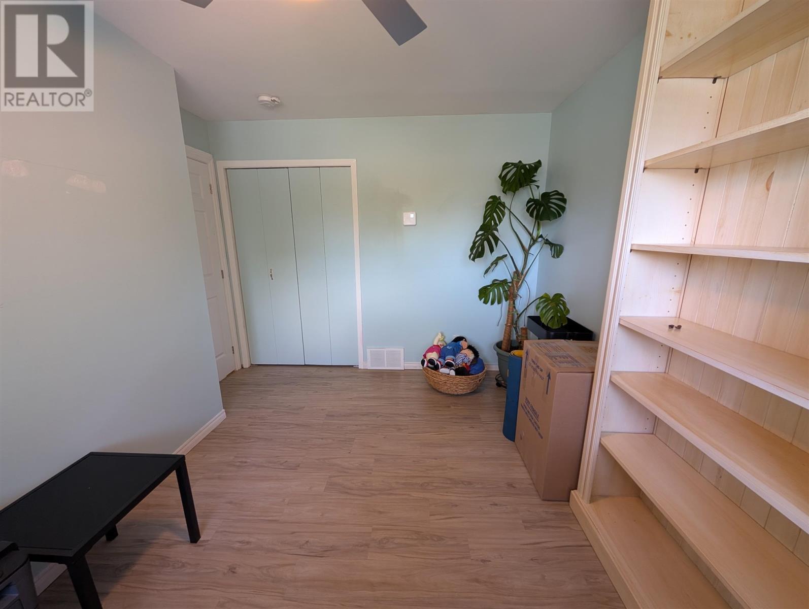 112 Superior Ave, Wawa, ON - Indoor Photo Showing Other Room