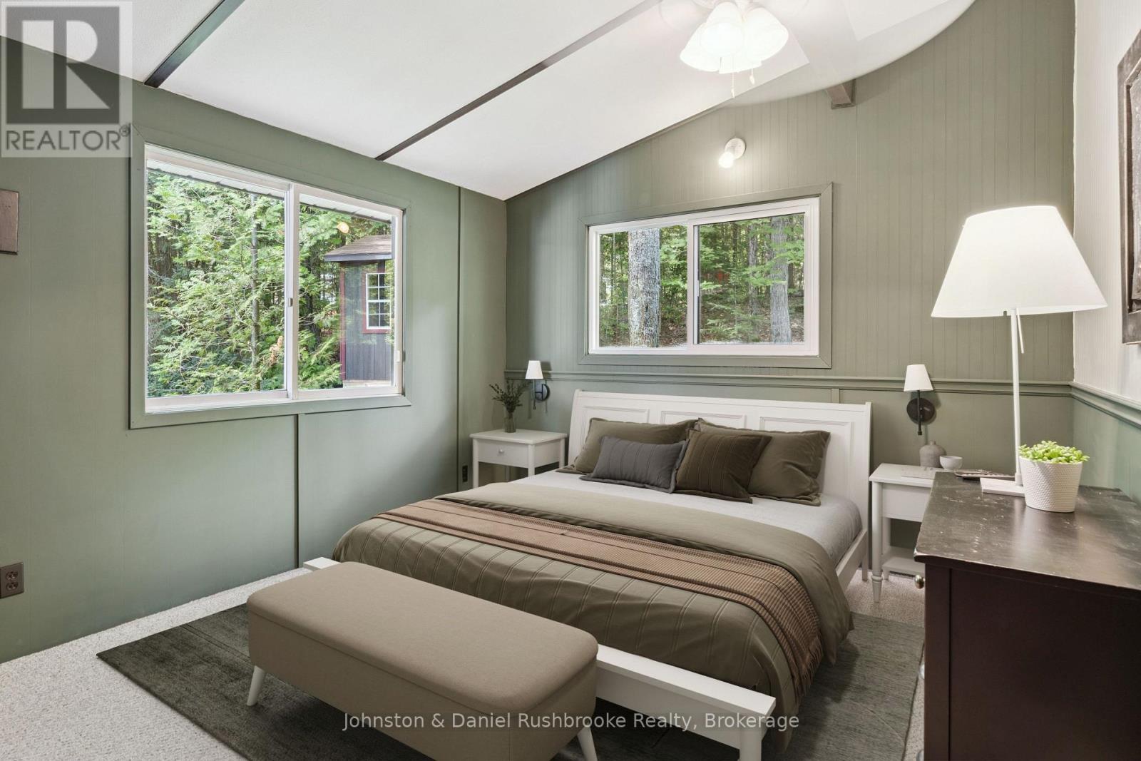 842 Emsdale Lake Road, Kearney, ON - Indoor Photo Showing Bedroom