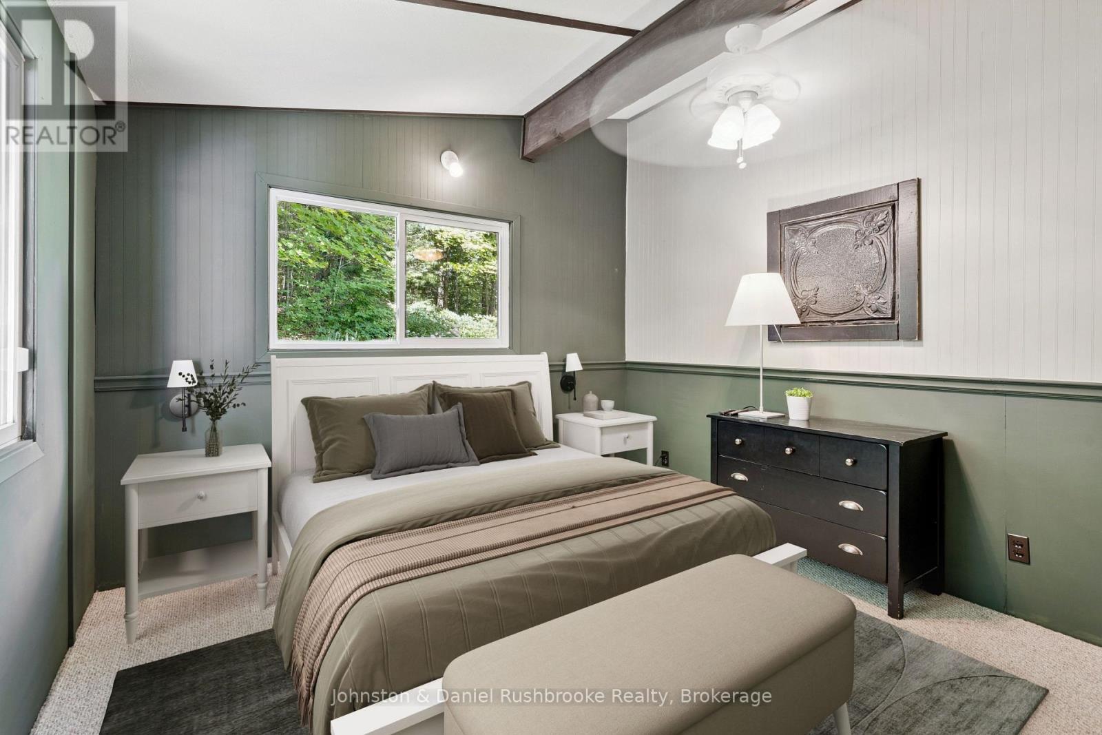 842 Emsdale Lake Road, Kearney, ON - Indoor Photo Showing Bedroom