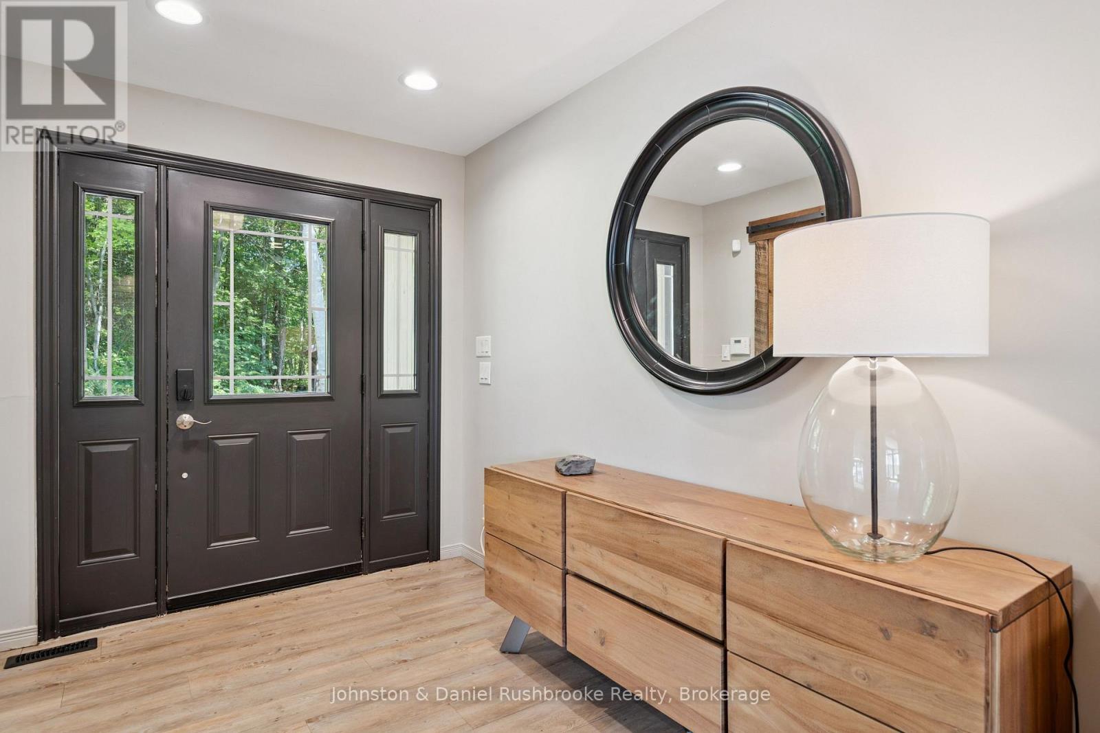 842 Emsdale Lake Road, Kearney, ON - Indoor Photo Showing Other Room