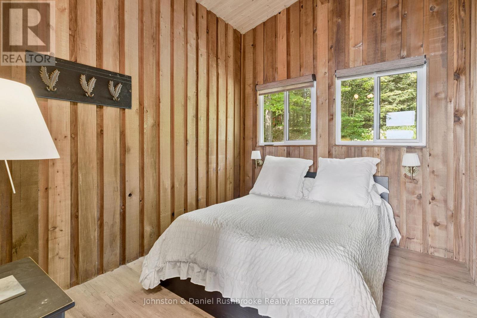 842 Emsdale Lake Road, Kearney, ON - Indoor Photo Showing Bedroom