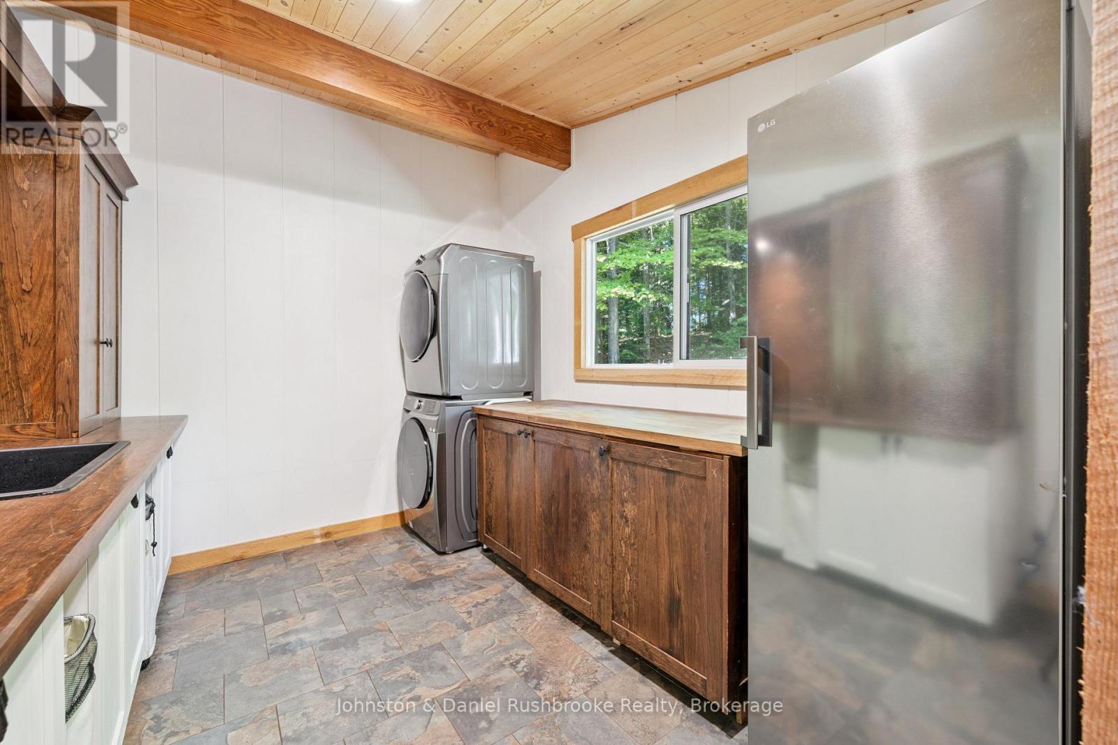 842 Emsdale Lake Road, Kearney, ON - Indoor