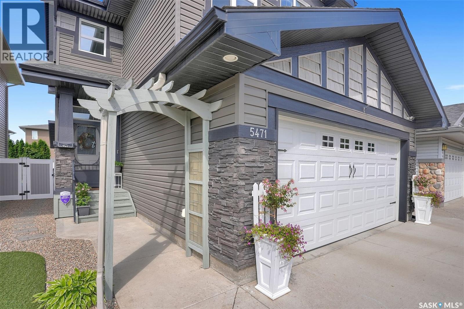 5471 Universal Crescent, Regina, SK - Outdoor