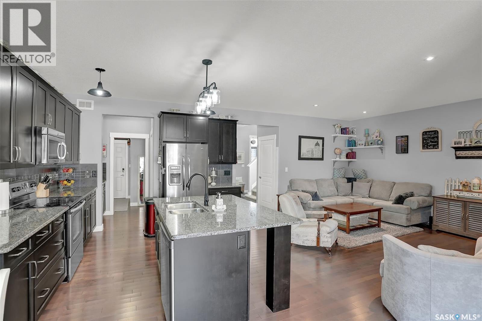 5471 Universal Crescent, Regina, SK - Indoor